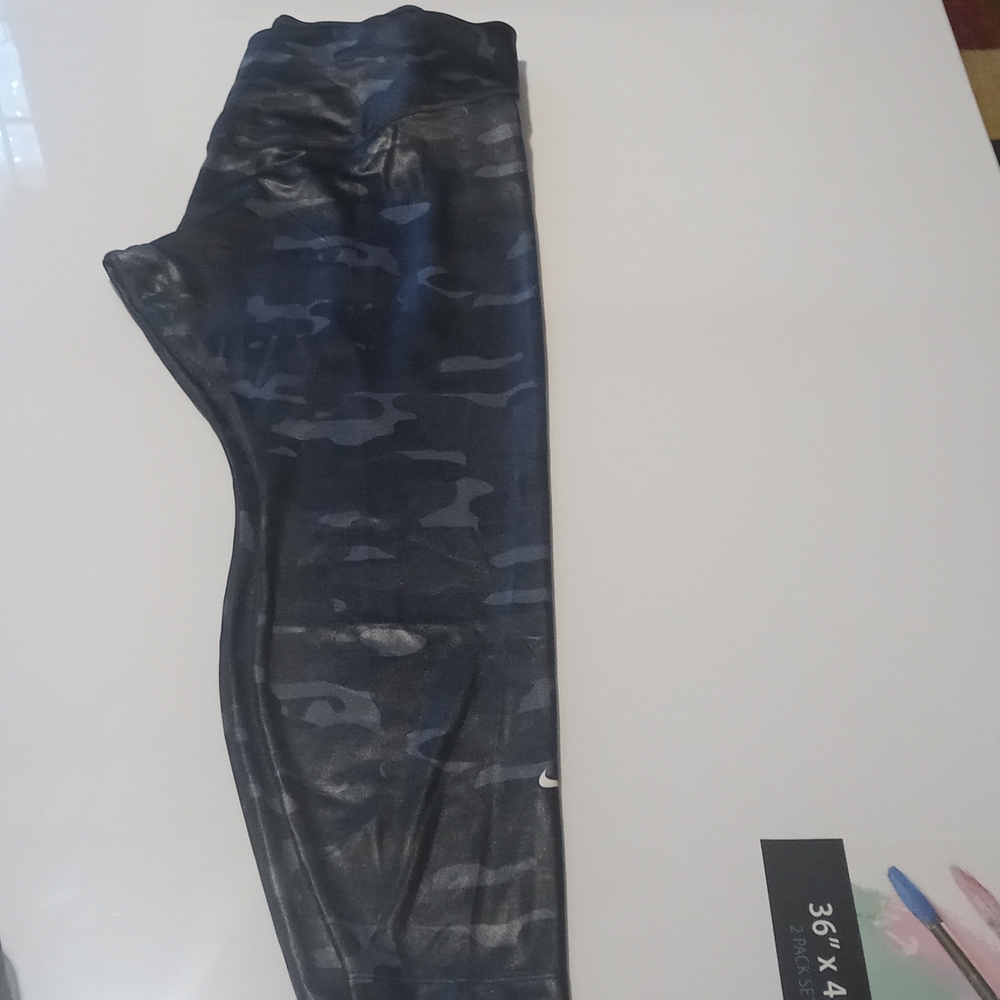 Grey Scale Army Fatigue Print Nike Leggings